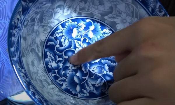 characteristics of fine china dinnerware